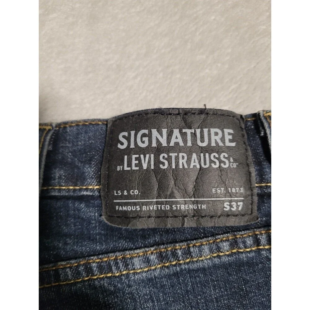 Signature By Levi Strauss & Co. Slim Fit Dark Denim Jeans Men's S37 (40x30)